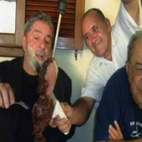 Comendo como um condenado