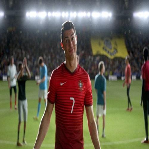 Cristiano Ronaldo troca de corpos com fã inglês no comercial da Nike
