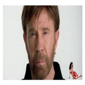 Chuck Norris assume homossexualidade em entrevista