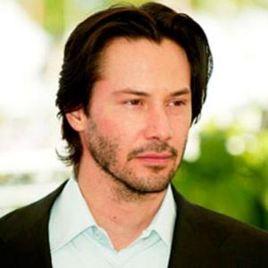 Keanu Reeves aparece acima do peso e irreconhecível. Veja a foto