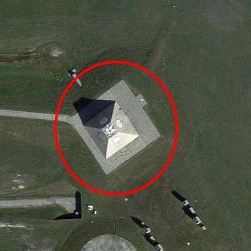 Por que os EUA construíram esta pirâmide no meio do nada?