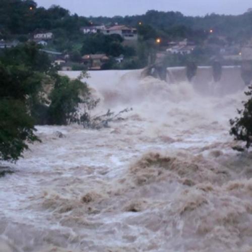 Urgente ,represa prestes a colapsar pode causar desastre horrível 