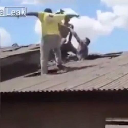Ladrão faz seus linchadores caírem para dentro do telhado