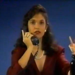 Vídeo Sandra Annenberg de secretária a atendente de fast food