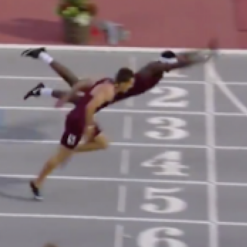 Homem literalmente se joga para ganhar corrida