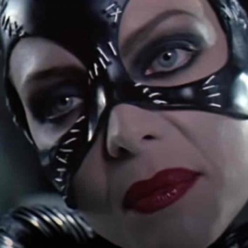 Intérprete da Mulher-Gato em ‘Batman – O Retorno’ aparece aos 64 anos