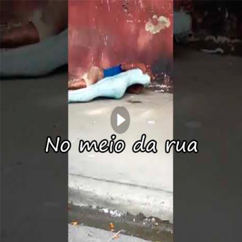 No meio da rua