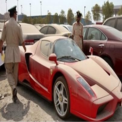 Os carros de luxo abandonados em Dubai