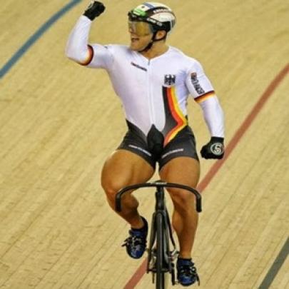 O atleta alemão que tem pernas gigantes!