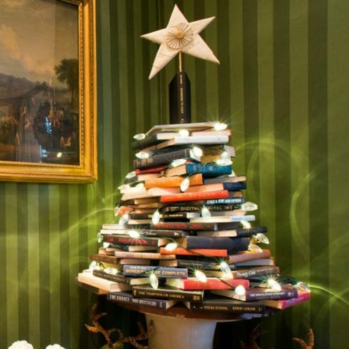 Árvores de Natal alternativas com livros, monte a sua