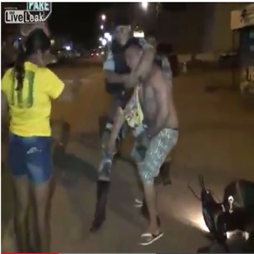 Bêbado desconta raiva da derrota finalizando policial