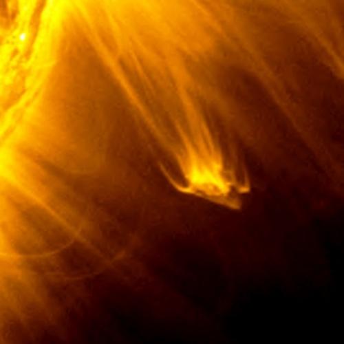 Imagens da NASA captura OVNI sugando energia solar