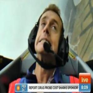 Homem do tempo desmaia durante transmissão ao vivo dentro de aeronave