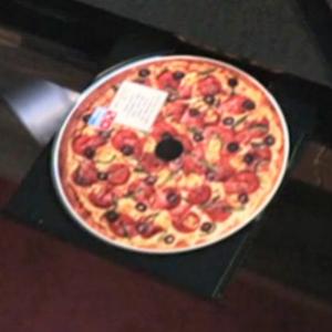 Já viu um DVD que se transforma em pizza?