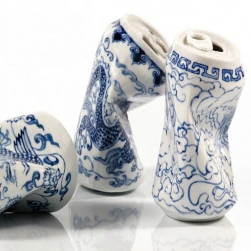 Escultor chinês cria latas de refrigerantes de porcelanas