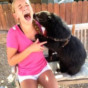 35 fotos de mulheres x animais