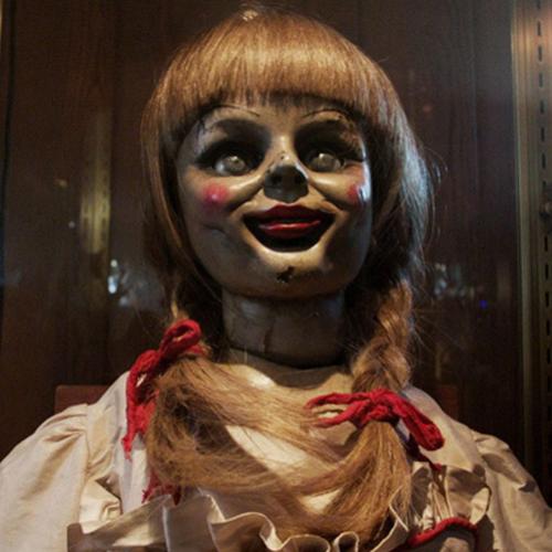 Pegadinha com Annabelle, a boneca do mal