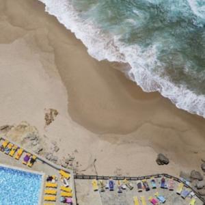 Fotografias aéreas de praias ao redor do mundo