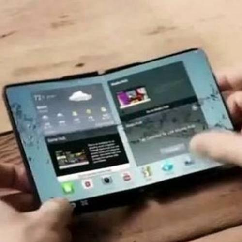 Celular dobrável da Samsung deve ser lançado apenas daqui 2 anos
