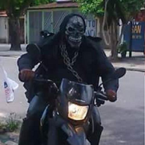 Motoqueiro fantasma prende, atira e mata bandidos em Teresina