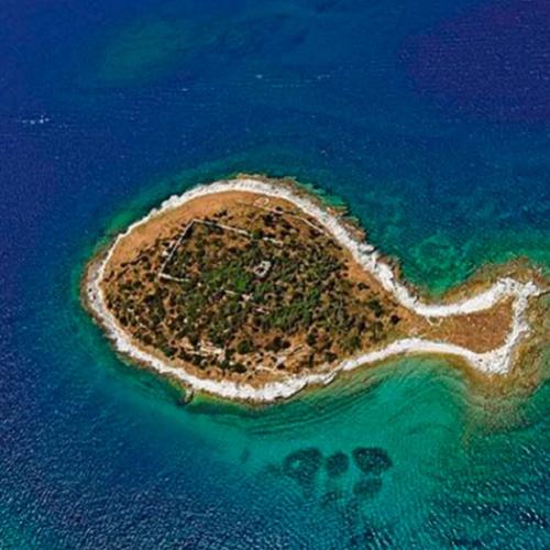 14 Ilhas que se parecem muito com outras coisas