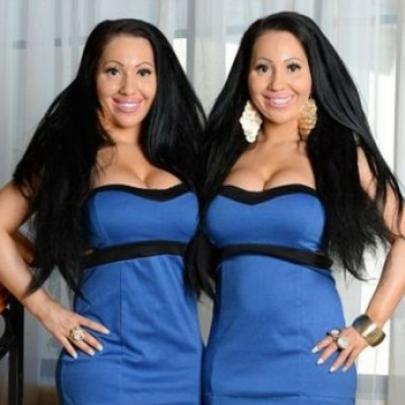 Irmãs gêmeas gastam fortuna para ficarem iguais