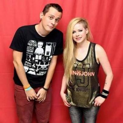 Você pagaria 800 reais pra bater foto com a Avril Lavigne ...????