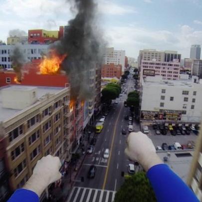 Incrível! Superman voando com uma câmera GoPro na cabeça