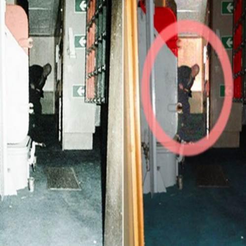 Foto de “fantasma” com machado em navio militar causa espanto