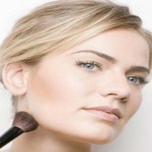 Maquiagem transformadora: como contornar o rosto!