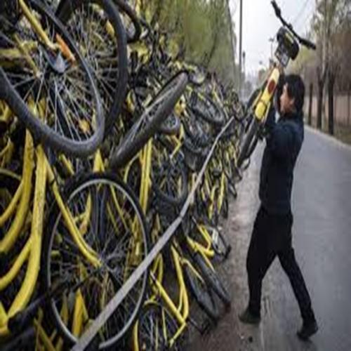 Os enormes cemitérios de bicicletas na China