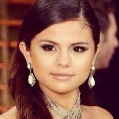 Justin Bieber publica fotos de Selena Gomez e rasga elogios 