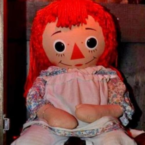 Boneca assombrada Annabelle existe de verdade!