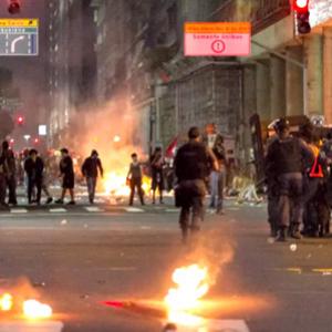 A manifestação de dentro do olho do furacão
