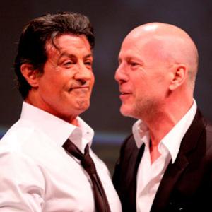 Stallone e Bruce Willis brigam via twitter 