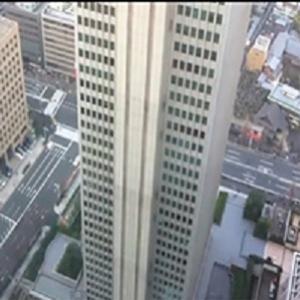 Vídeo mostra prédios balançando no Japão