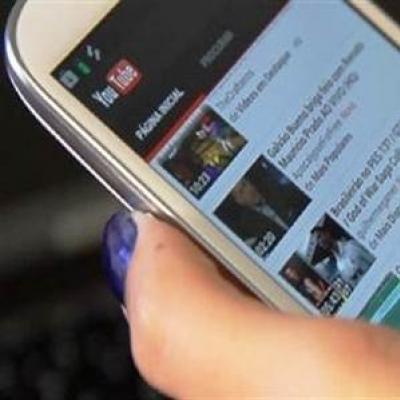 Brasileiros veem cada vez mais vídeo em smartphones e tablets