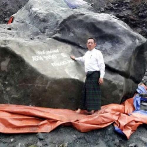 Mineiros desenterram pedra maciça de Jade avaliada em R$ 542 milhões
