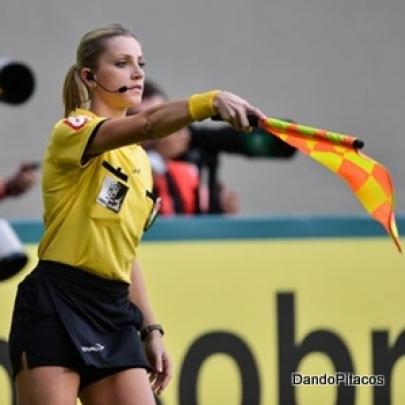 Auxiliar de arbitragem Fernanda Colombo é afastada pela CBF