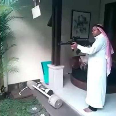 O melhor atirador de elite da Arábia