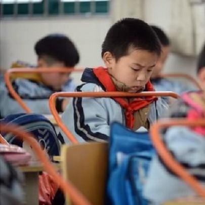 Escola da China adota medida preventiva contra miopia