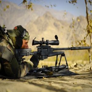 Duelo entre snipers durante a guerra do Afeganistão