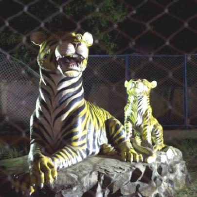 Poluição leva à criação de zoológico só com estátuas de animais na Índ