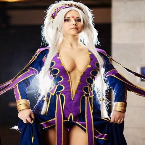 10 Cosplays MILFs Gatas dos Animes