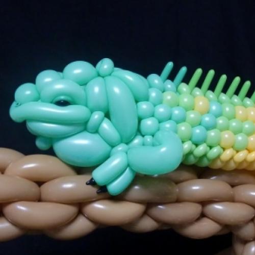 Artista japonês cria arte com balões