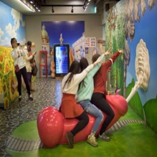 Exposição diferente com obras sexuais faz sucesso no museu na Coreia d