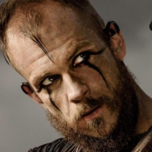 Vikings: Maquiador fala sobre significado da maquiagem de Floki