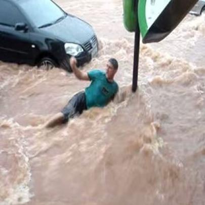 Herói brasileiro ou maluco na enxurrada ?