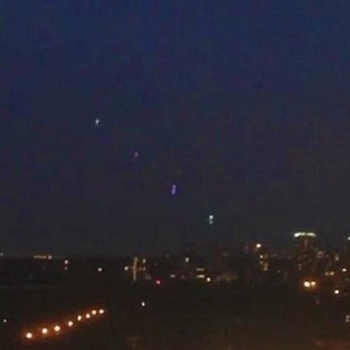 OVNIs sobre Toronto apanhados em video