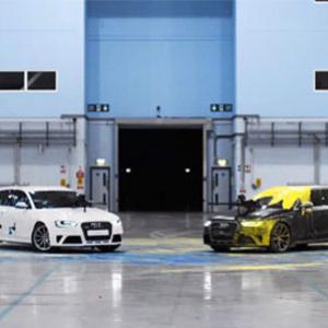 Um duelo de paintball entre dois Audi